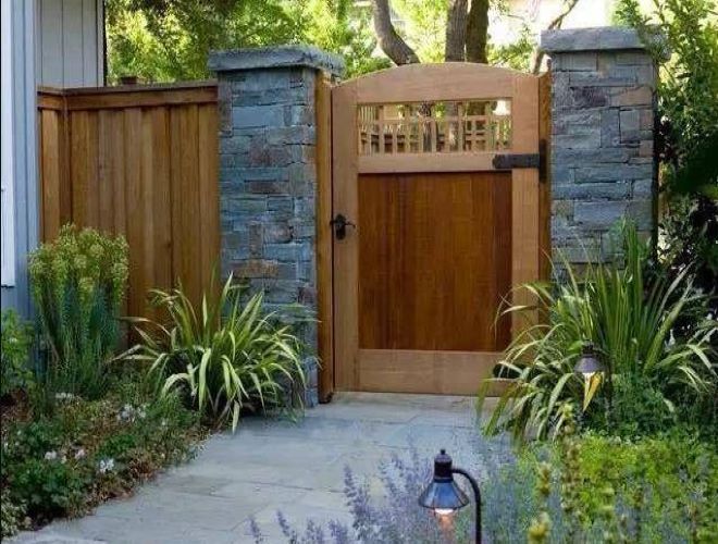 北京别墅庭院大门，门外繁华热闹，门内自由舒适，回归田园生活，仅需一门之隔